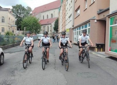 W Jeleniej Górze policja dba o bezpieczeństwo na rowerach