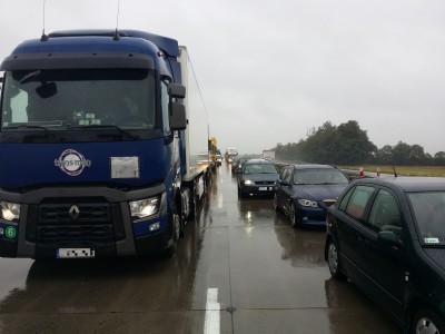 Wypadek na A4. Zderzyły się cztery ciężarówki i bus [ZOBACZ] - 0
