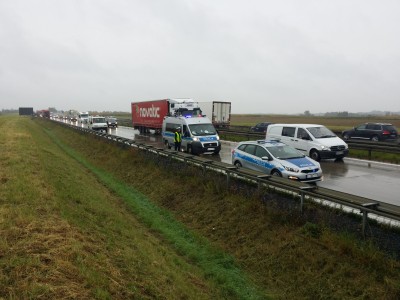 Wypadek na A4. Zderzyły się cztery ciężarówki i bus [ZOBACZ] - 1