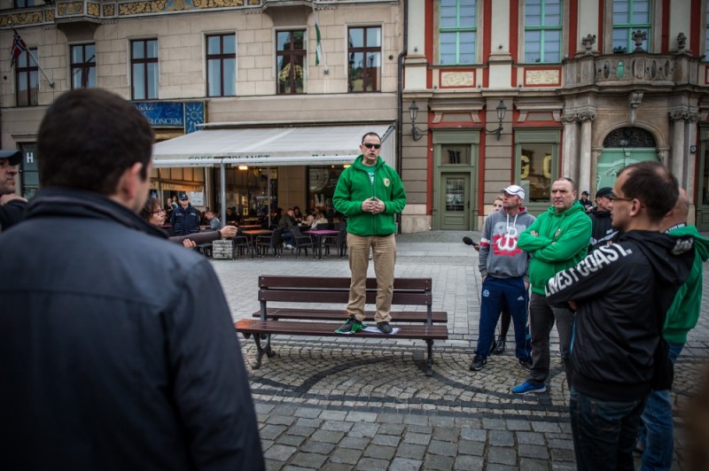 Kibice i narodowcy protestowali przed konsulatem Danii - fot. Andrzej Owczarek