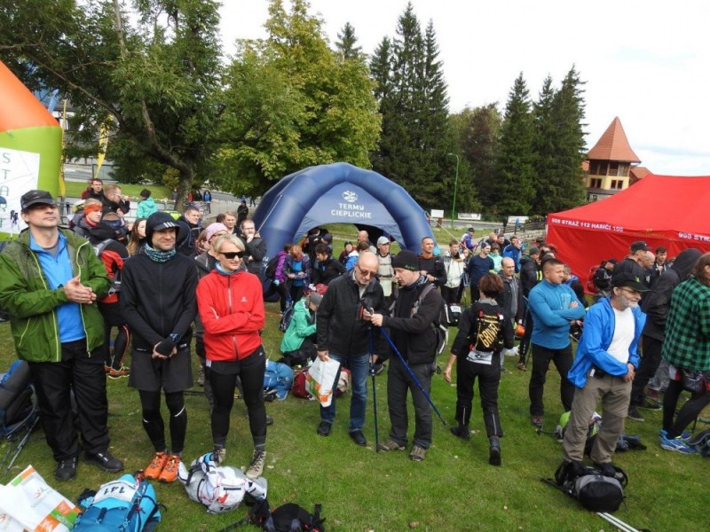 137-kilometrowy "spacer" dookoła Kotliny Jeleniogórskiej. Uczestnicy mają na pokonanie trasy 48 godzin - Fot: P. Słowiński