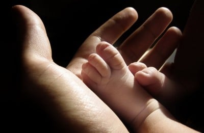 Coraz więcej rodzic&oacute;w przychodzi z podpisaną notarialnie odmową wykonania badań u dziecka