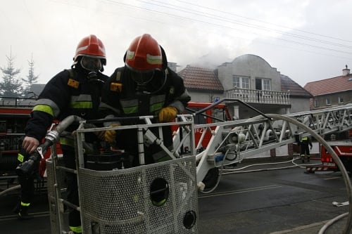 Pożar domu radnego w Świdnicy - (Fot. Tomasz Pietrzyk)