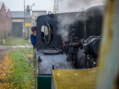 Jeździł po torach w latach 50. Teraz zabytkowy pociąg przyjechał do Wrocławia - 16