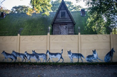 Wrocław: Odsłonięto odnowiony mural na ogrodzeniu wrocławskiego zoo  - 5