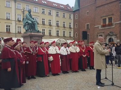 Uroczyste Gaudeamus zabrzmiało rano na wrocławskich uczelniach [FOTO] - 26