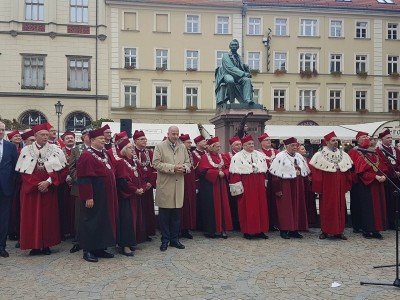 Uroczyste Gaudeamus zabrzmiało rano na wrocławskich uczelniach [FOTO] - 27
