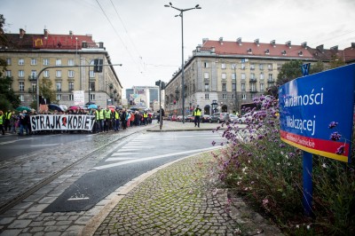 Wrocław: Protest Ogólnopolskiego Strajku Kobiet [ZDJĘCIA] - 10
