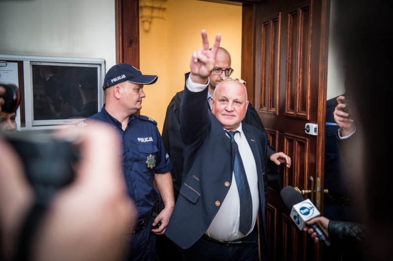 Piotr Rybak nie idzie do więzienia. Będzie objęty dozorem elektronicznym - zdjęcia: Andrzej Owczarek