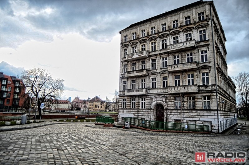Znów chcą sprzedać kamienicę na Wyspie Słodowej i... już jest sprzeciw -