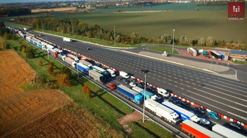 Duże korki na autostradzie A4 [ZDJĘCIA, FILM] - fot. Radek Bugajski