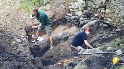 Niezwykłe znalezisko w Zamku Grodno. Odkryto bullę papieską [ZOBACZ] - 2