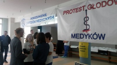 Powiększa się grono głodujących medyków we Wrocławiu