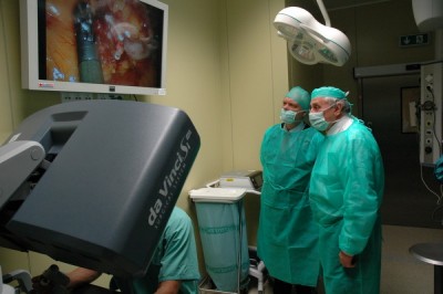 Ministerstwo zrefunduje niekt&oacute;re zabiegi wykonywane Da Vinci. Szpital czekał na tę decyzję 7 lat