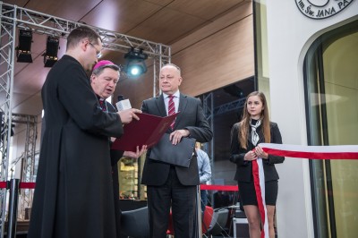 Wrocław: Oto nowy szpital. Z basenem i salami gimnastycznymi [ZDJĘCIA] - 11