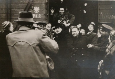 "Rozkaz: Teatr!" - reportaż o pierwszej po wojnie scenie aktorskiej na Dolnym Śląsku [ARCHIWALNE ZDJĘCIA] - 1