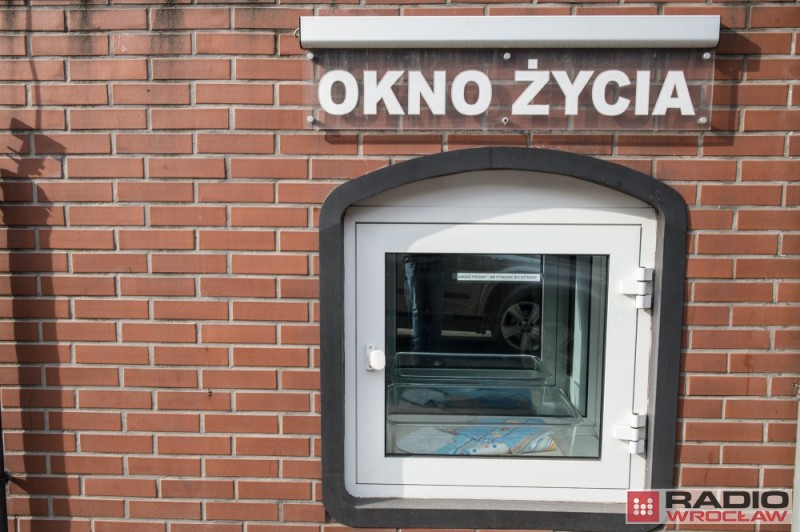 Okno Życia we Wrocławiu: Zakonnice znalazły 17. dziecko - fot. Andrzej Owczarek