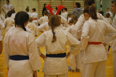 Mikołaj na "beemce" a elfy w kimonach, czyli turniej karate w Sobótce [ZDJĘCIA] - 13