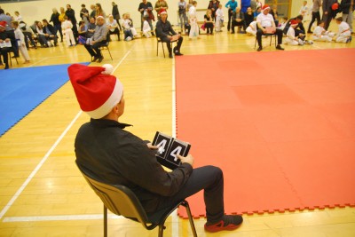 Mikołaj na "beemce" a elfy w kimonach, czyli turniej karate w Sobótce [ZDJĘCIA] - 2