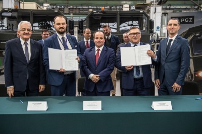 66 pojazdów za 70 milionów złotych. Firma z Jelcza podpisała kolejny kontrakt z MON - 4