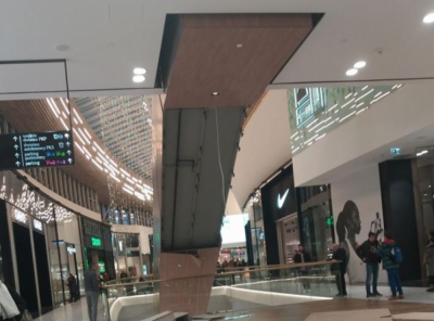 Wrocław: We Wroclavii runęła część zabudowy schod&oacute;w [ZOBACZ]