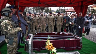 podkom. Mariusz Koziarski pośmiertnie odznaczony Krzyżem Zasługi - 18