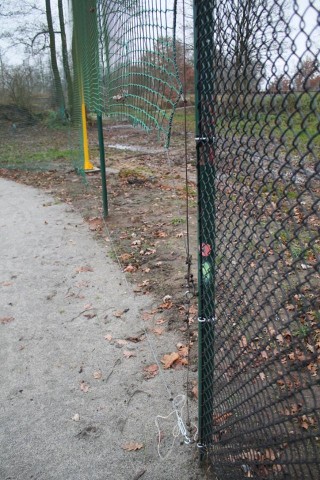 Nowe boisko baseballowe we Wrocławiu zdewastowane [ZDJĘCIA] - 9