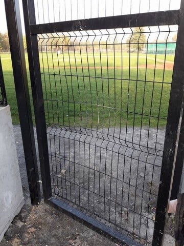 Nowe boisko baseballowe we Wrocławiu zdewastowane [ZDJĘCIA] - 10