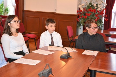 Strzegom: Młodzieżowi radni zaprzysiężeni [ZOBACZ] - 2