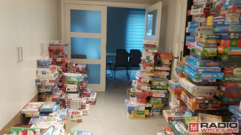 Dzieci z wrocławskiej kliniki Przylądek Nadziei obdarowane prezentami – Fot.Elżbieta Osowicz