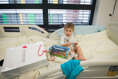 Dzieci z wrocławskiej kliniki Przylądek Nadziei obdarowane prezentami - 11