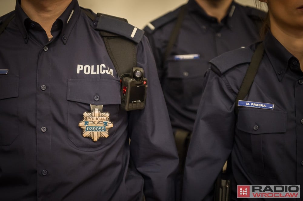 Kamery na mundurach policjant&oacute;w z Dolnego Śląska [FOTO]