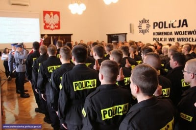 Ślubowanie nowo przyjętych policjant&oacute;w [ZOBACZ]