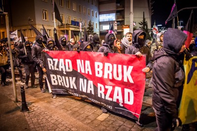 Marsz czarnych parasolek na wrocławskim Rynku [ZOBACZ] - 13