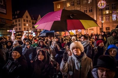Marsz czarnych parasolek na wrocławskim Rynku [ZOBACZ] - 2