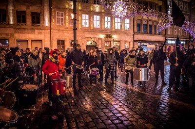 Marsz czarnych parasolek na wrocławskim Rynku [ZOBACZ] - 3