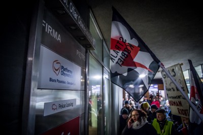Marsz czarnych parasolek na wrocławskim Rynku [ZOBACZ] - 4