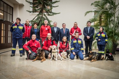 Uniwersytet Przyrodniczy bierze pod opiekę mundurowych czworonogów - 8