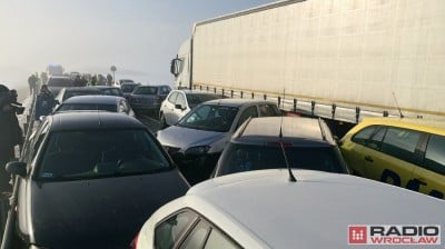 Śledztwo ws. karambolu pod Świdnicą umorzone. Pomogła tarcza z tachografu jednej z ciężar&oacute;wek [WIDEO]