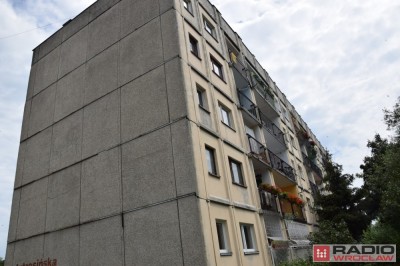 Ponad sto rodzin z ulicy Jutrosińskiej we Wrocławiu boi się o swoją przyszłość