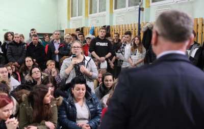 Jelenia Góra: uczniowie i nauczyciele bronią szkoły - 0
