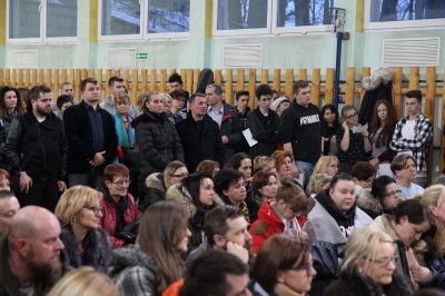 Jelenia Góra: uczniowie i nauczyciele bronią szkoły - 1