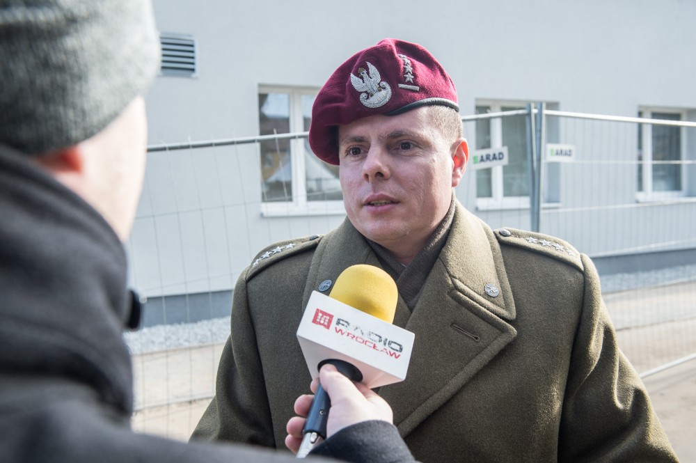 50 przyszłych oficer&oacute;w rezerwy złożyło uroczystą przysięgę w Akademii Wojsk Lądowych [ZOBACZ]