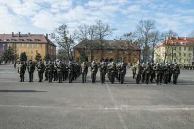 50 przyszłych oficerów rezerwy złożyło uroczystą przysięgę w Akademii Wojsk Lądowych [ZOBACZ] - 1