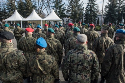 50 przyszłych oficerów rezerwy złożyło uroczystą przysięgę w Akademii Wojsk Lądowych [ZOBACZ] - 6