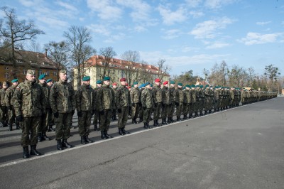 50 przyszłych oficerów rezerwy złożyło uroczystą przysięgę w Akademii Wojsk Lądowych [ZOBACZ] - 7