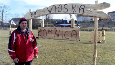 Nie udało mu się wyjechać na igrzyska do Korei, więc wyrzeźbił wioskę olimpijską z drewna [FOTO] - 1