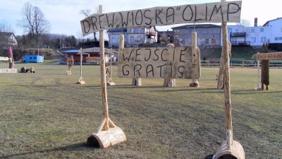 Nie udało mu się wyjechać na igrzyska do Korei, więc wyrzeźbił wioskę olimpijską z drewna [FOTO] - 7