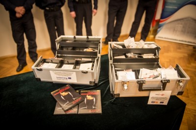 Dolnośląska policja ma przenośne laboratoria do wykrywania narkotyk&oacute;w
