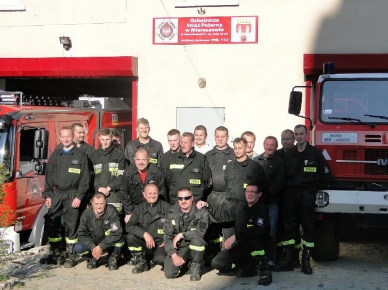 Zbiórka pieniędzy na zakup defibrylatora dla strażaków z Mieroszowa - fot. OSP Mieroszów